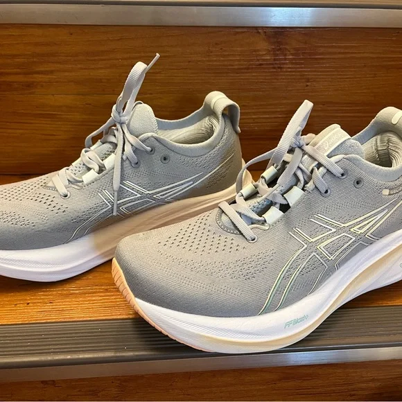 ASICS Women's Gel Nimbus 26 - Picture 3 of 5